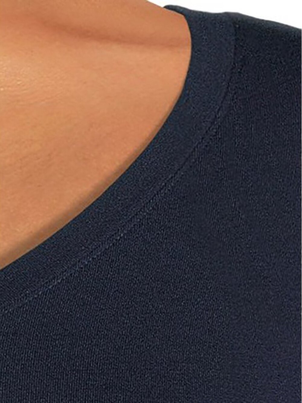 Plus Size 1XL Navy V-Neck Semi Fitted T-Shirt with Long Sleeves - Picture 3 of 4